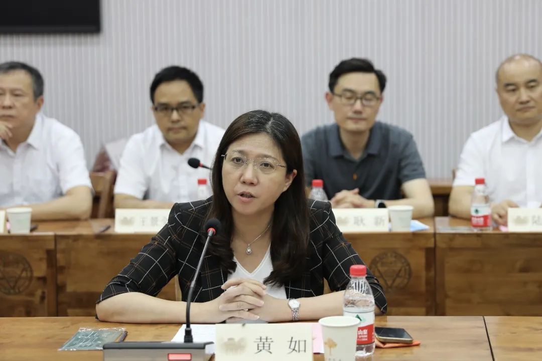 大发(中国)dafa·官方网页版,与东南大学签订产学研战略合作协议，瞿磊获颁“东南大学至善教育贡献奖”
