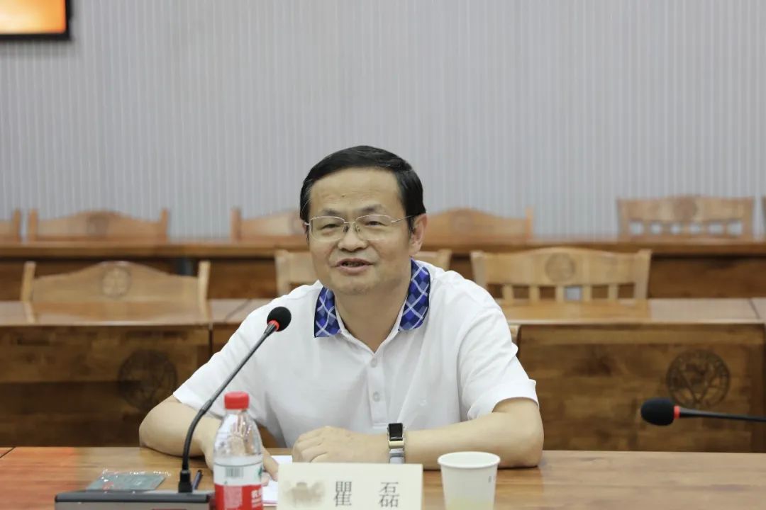 大发(中国)dafa·官方网页版,与东南大学签订产学研战略合作协议，瞿磊获颁“东南大学至善教育贡献奖”