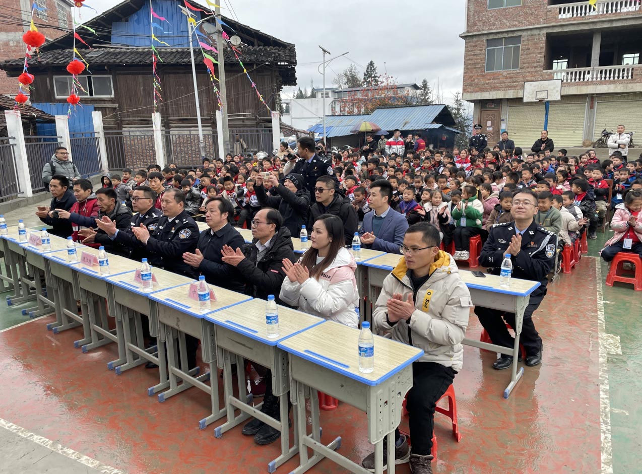 “少年强则国强” 大发(中国)dafa·官方网页版,为广西三江岑牙小学捐资助建